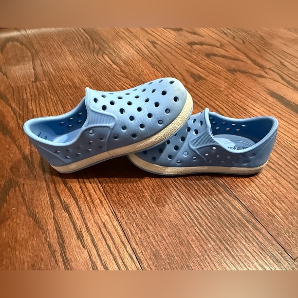 Cat & Jack Blue Toddler Slip-On Water Shoes - Size 6 - Picture 3 of 6